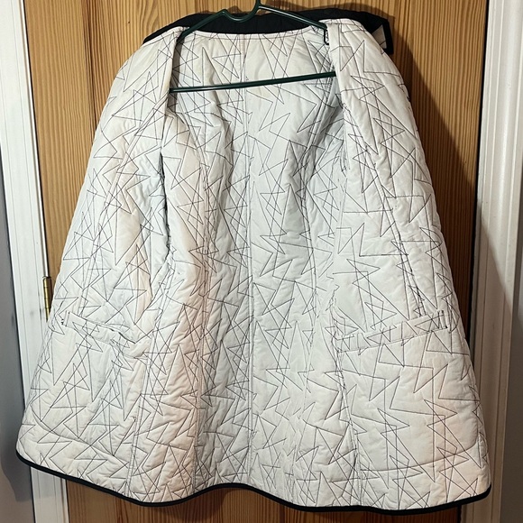 Vintage Black And White Quilted Women's Reversible Coat - Picture 13 of 16